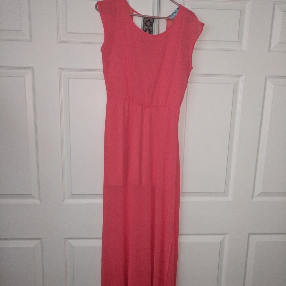 Coral Maxi with tribal backing